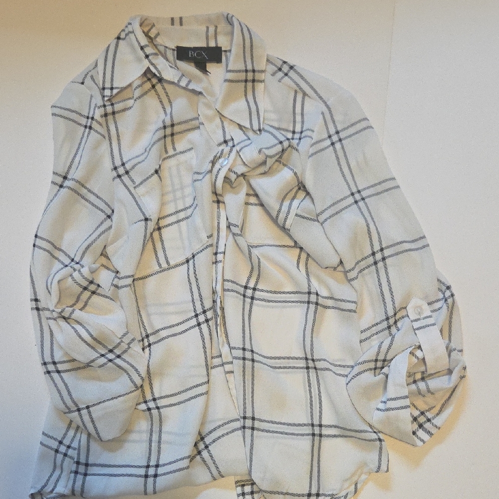 BCX Womans Casual White and Black Plaid Shirt